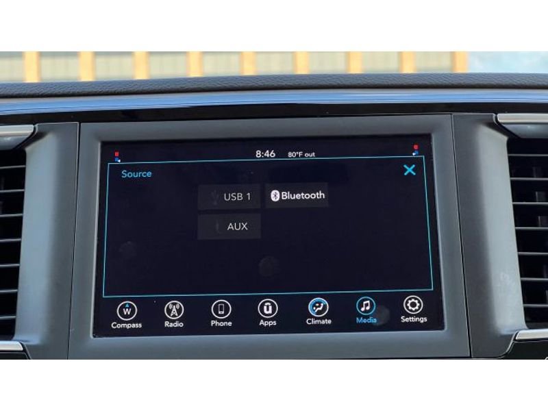 Used 2020 Chrysler Voyager Lxi image 42