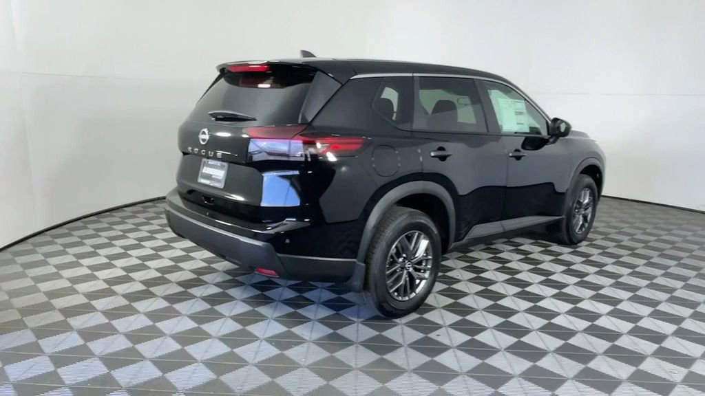New 2025 Nissan Rogue S image 4