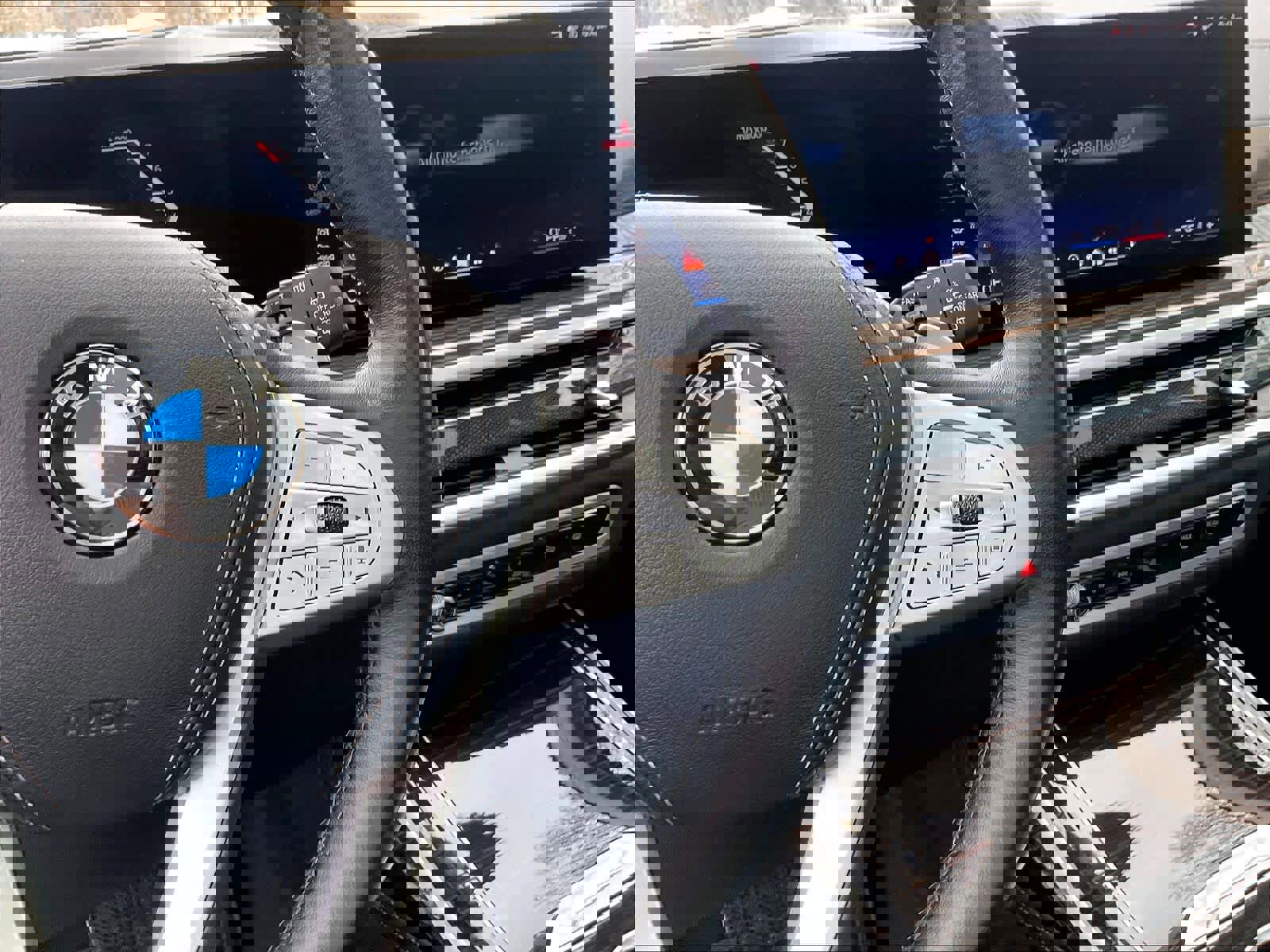 Used 2024 BMW X7 xDrive40i w/ Executive Package image 24