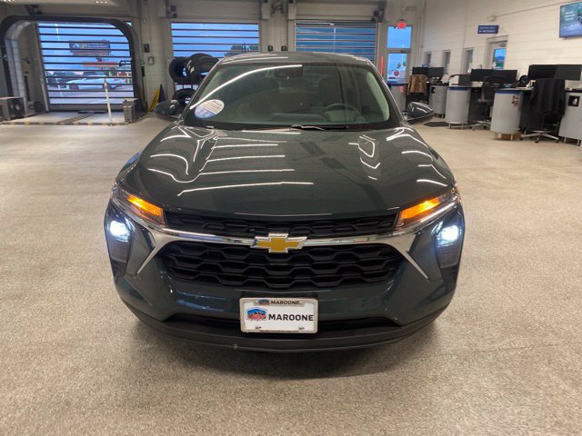 New 2026 Chevrolet Trax LS w/ LS Convenience Package FWD image 2