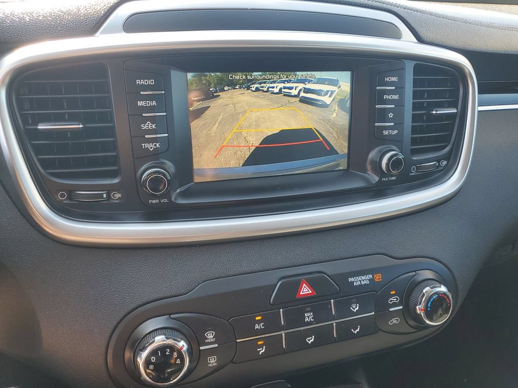 Used 2019 Kia Sorento FWD image 17