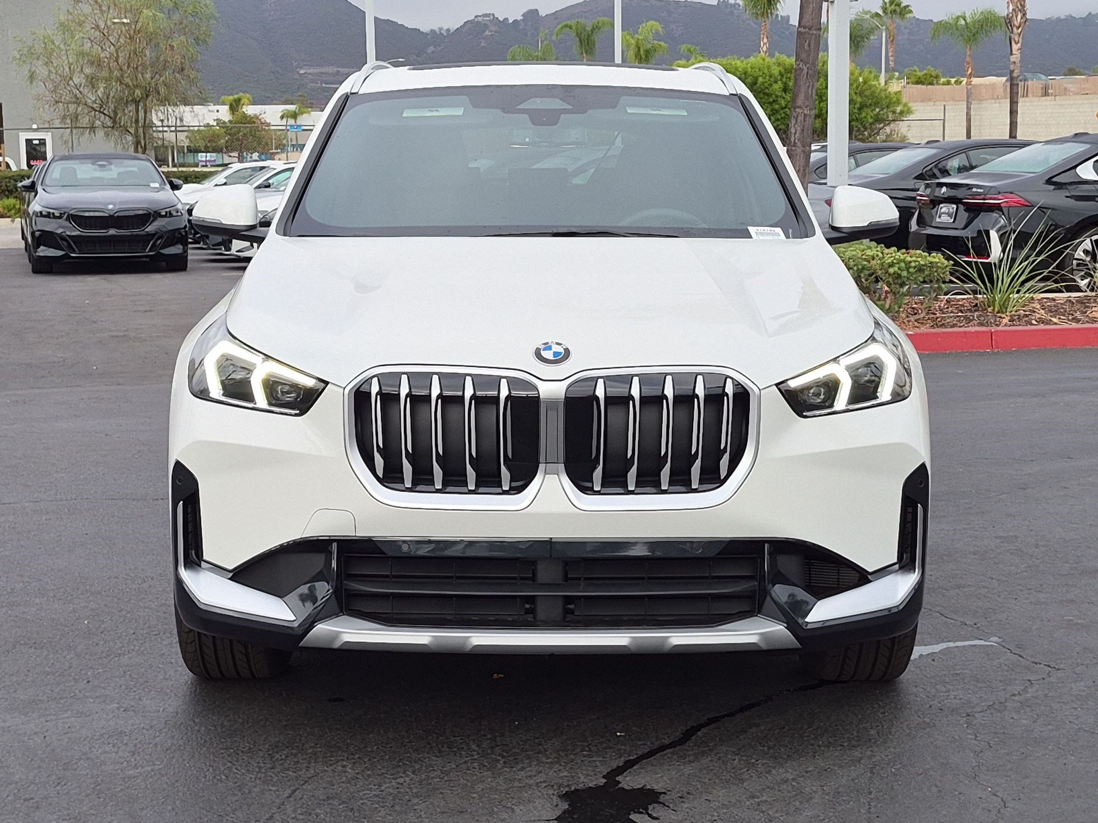 New 2027 BMW X1 xDrive28i AWD/4WD image 3