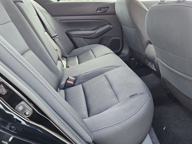 Used 2025 Nissan Altima 2.5 SV FWD image 14