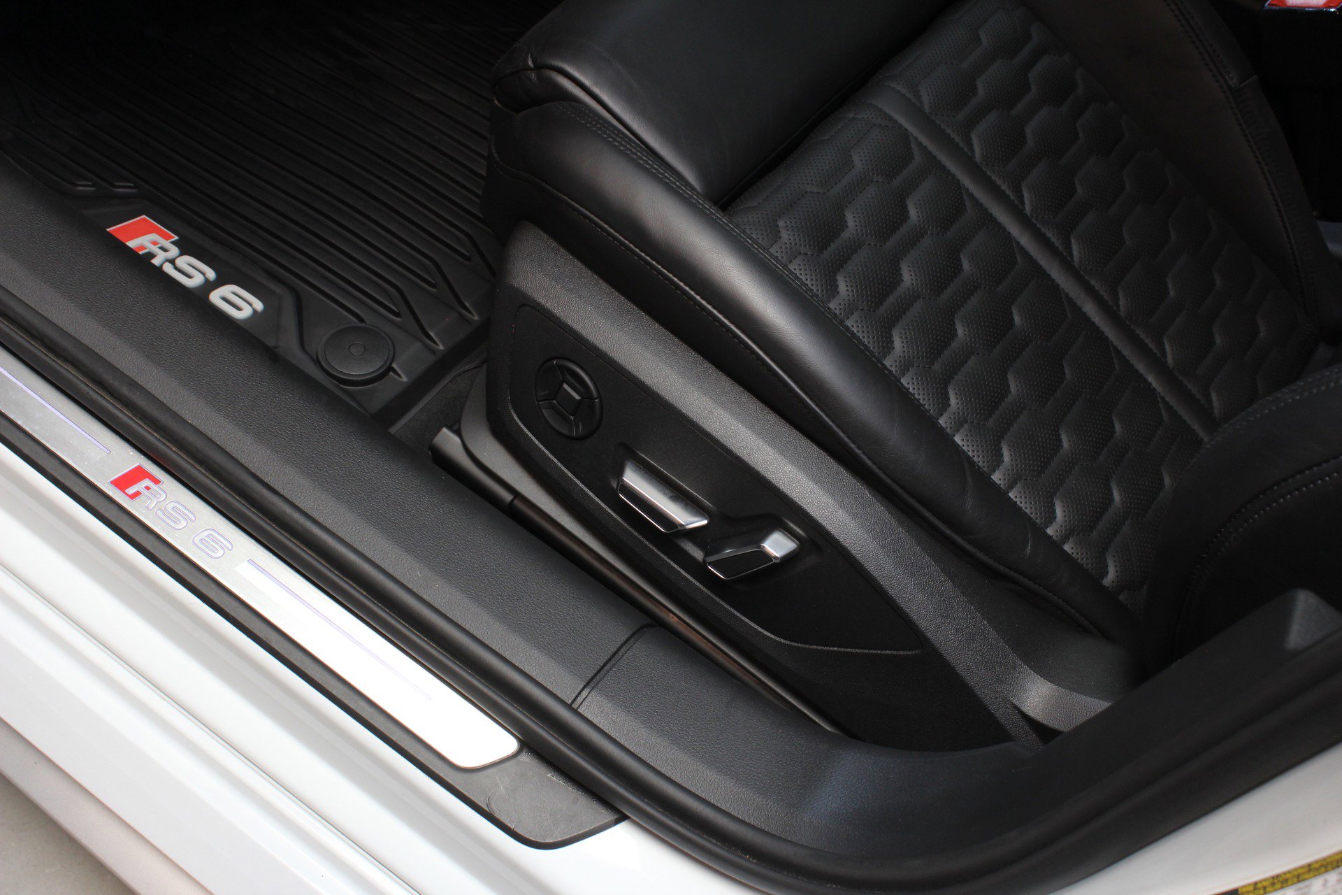 Used 2023 Audi RS 6 image 22