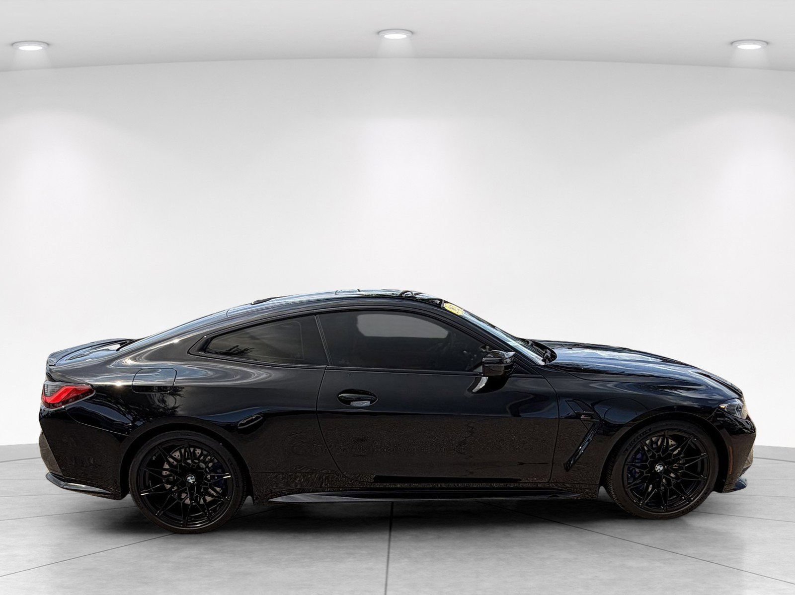 Used 2021 BMW M4 Competition w/ M Carbon Exterior Package RWD image 3