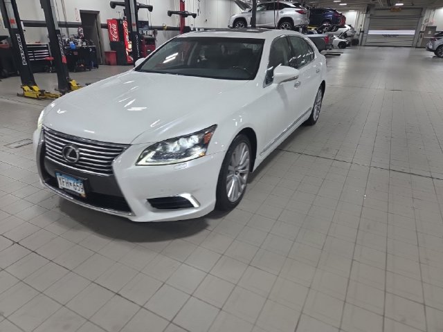 Used 2013 Lexus LS 460 L w/ Preferred Accessory Package AWD/4WD image 2