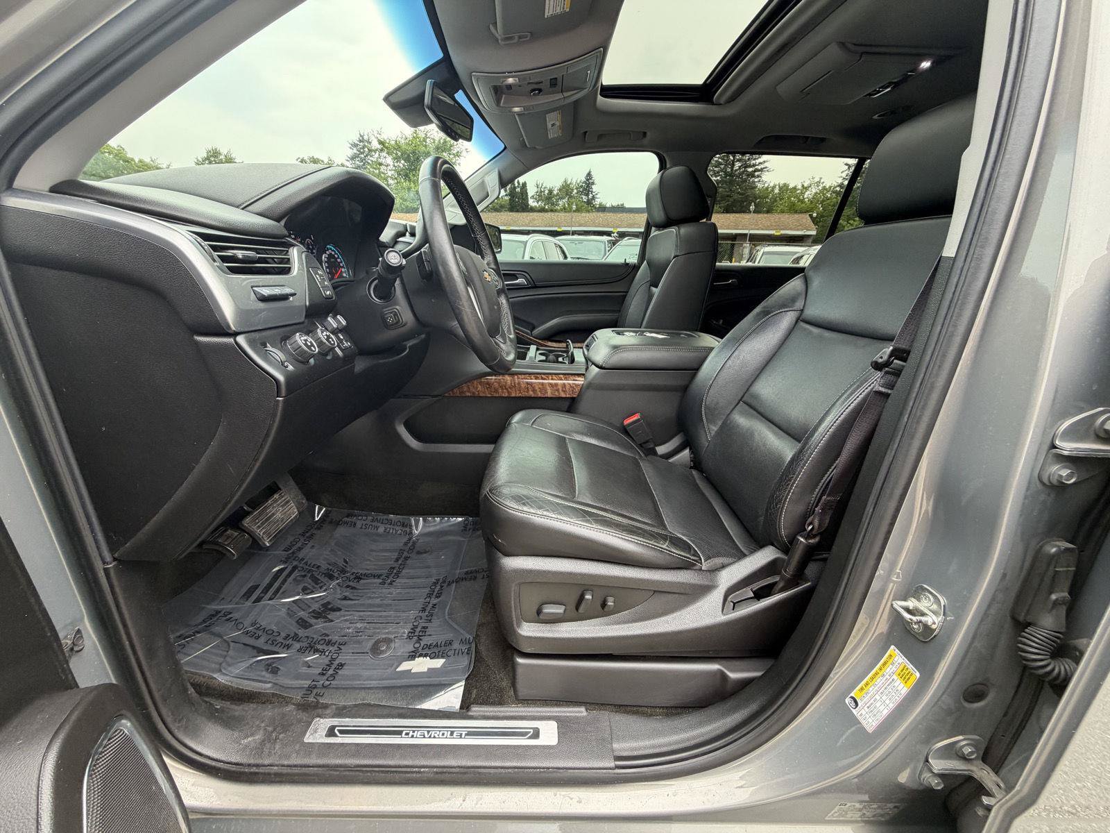 Used 2017 Chevrolet Suburban Premier AWD/4WD image 10
