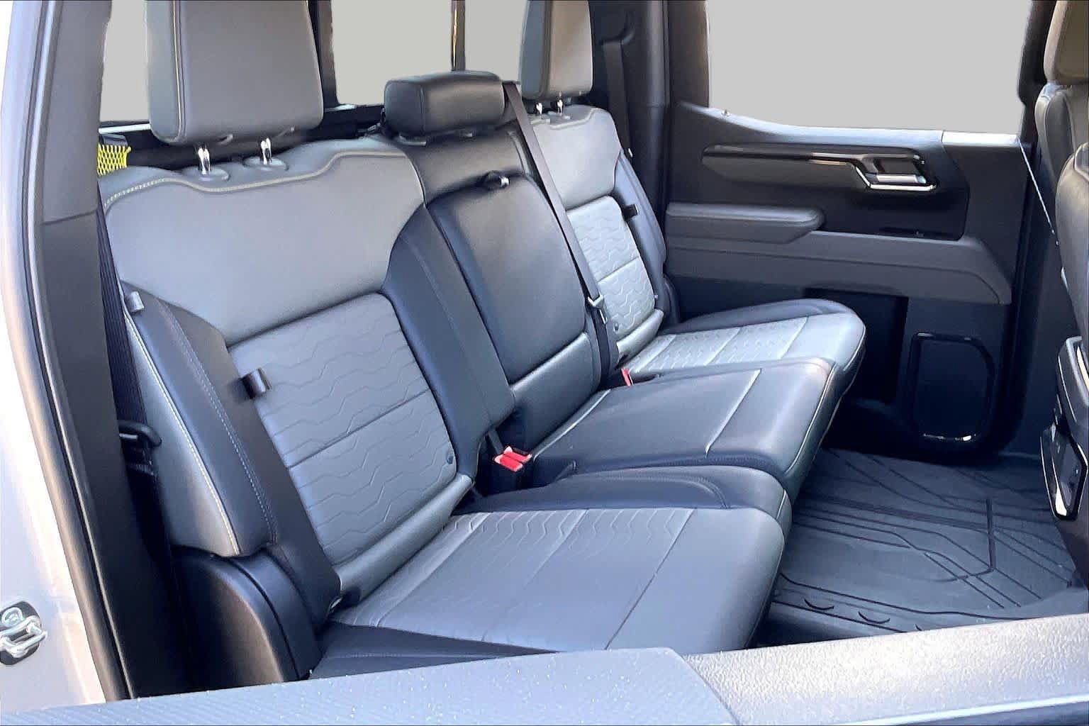 Used 2026 Chevrolet Silverado 1500 ZR2 w/ Dark Appearance Package AWD/4WD image 20