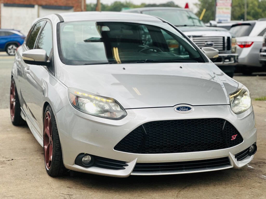 Used 2014 Ford Focus ST w/ Equipment Group 202A image 1