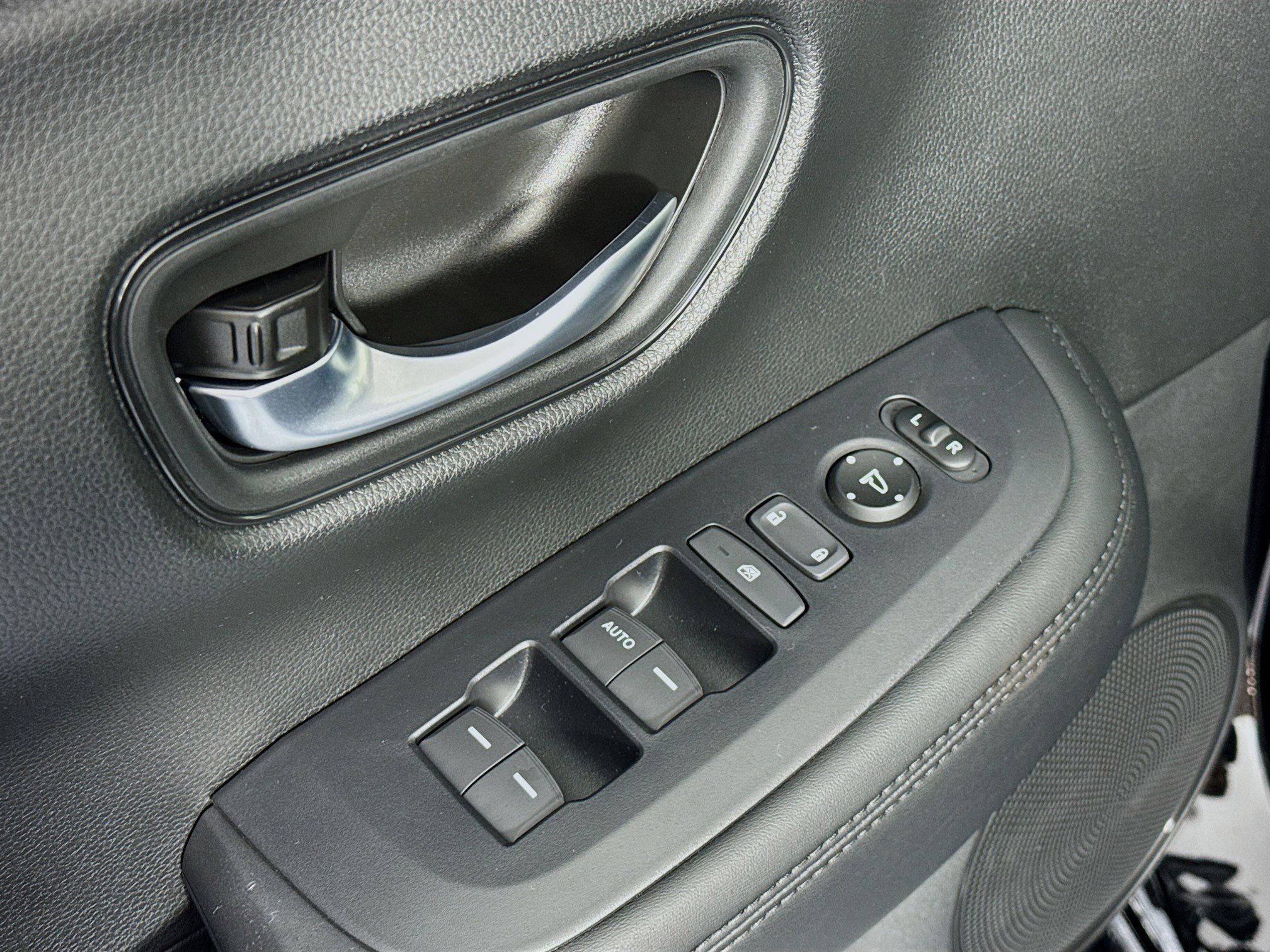 New 2026 Honda HR-V LX image 17