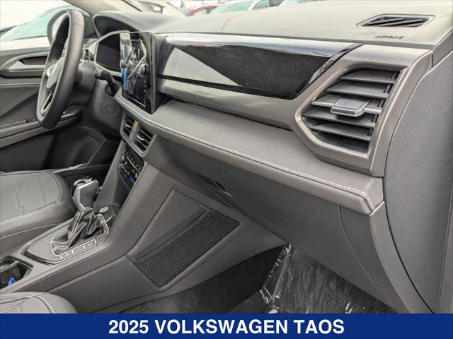 New 2025 Volkswagen Taos SE image 18