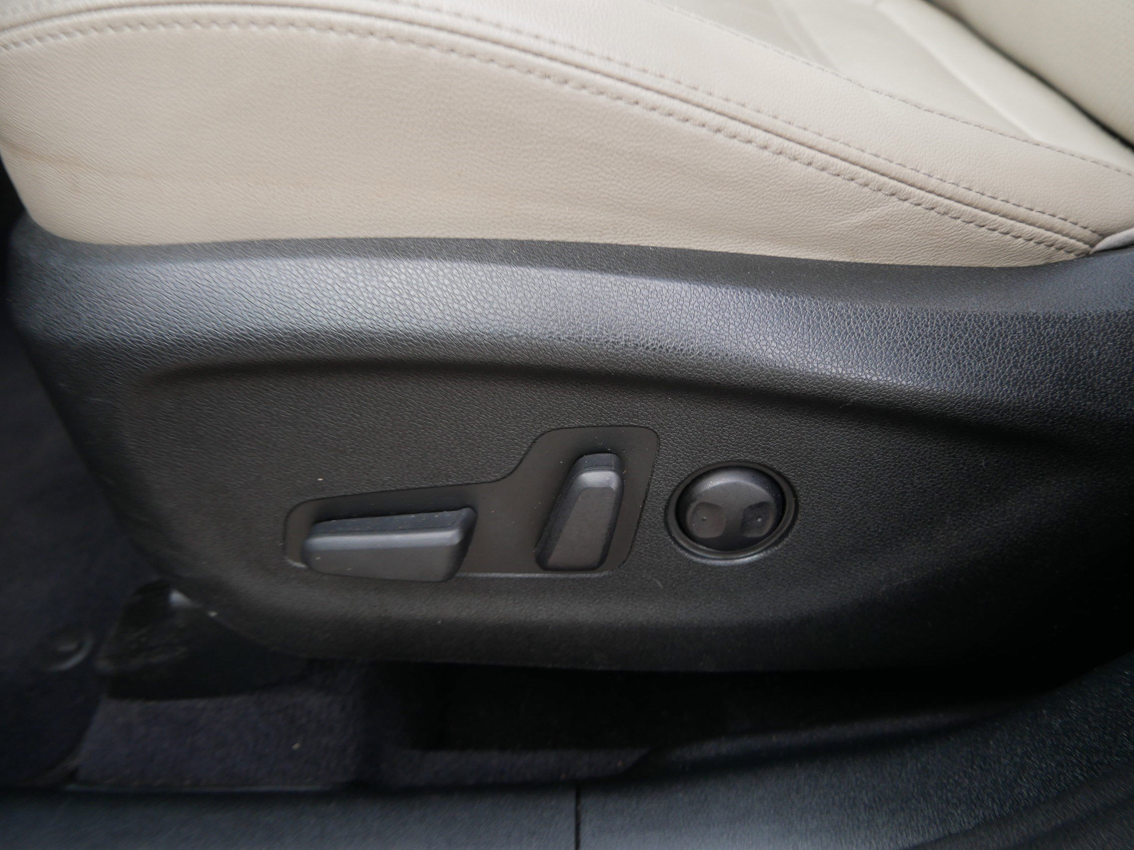 Used 2019 Kia Sorento EX w/ EX Touring Package image 24