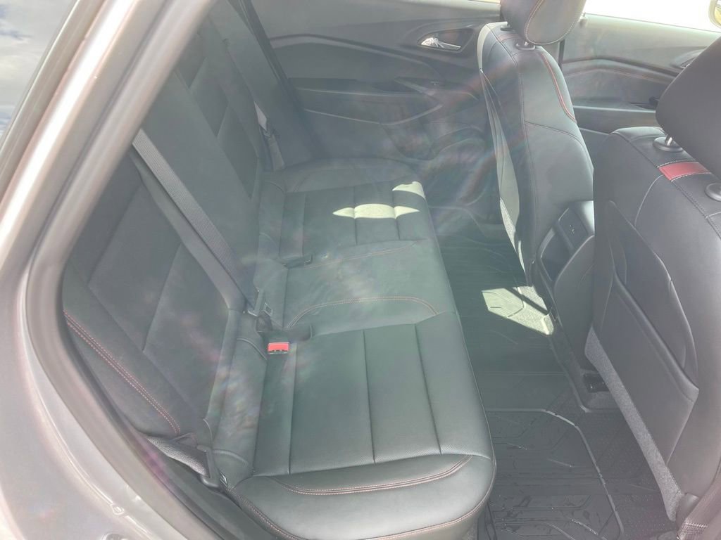 Used 2024 Chevrolet Trax RS w/ Sunroof Package FWD image 25