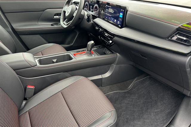 New 2026 Nissan Kicks SR w/ SR Premium Package image 17