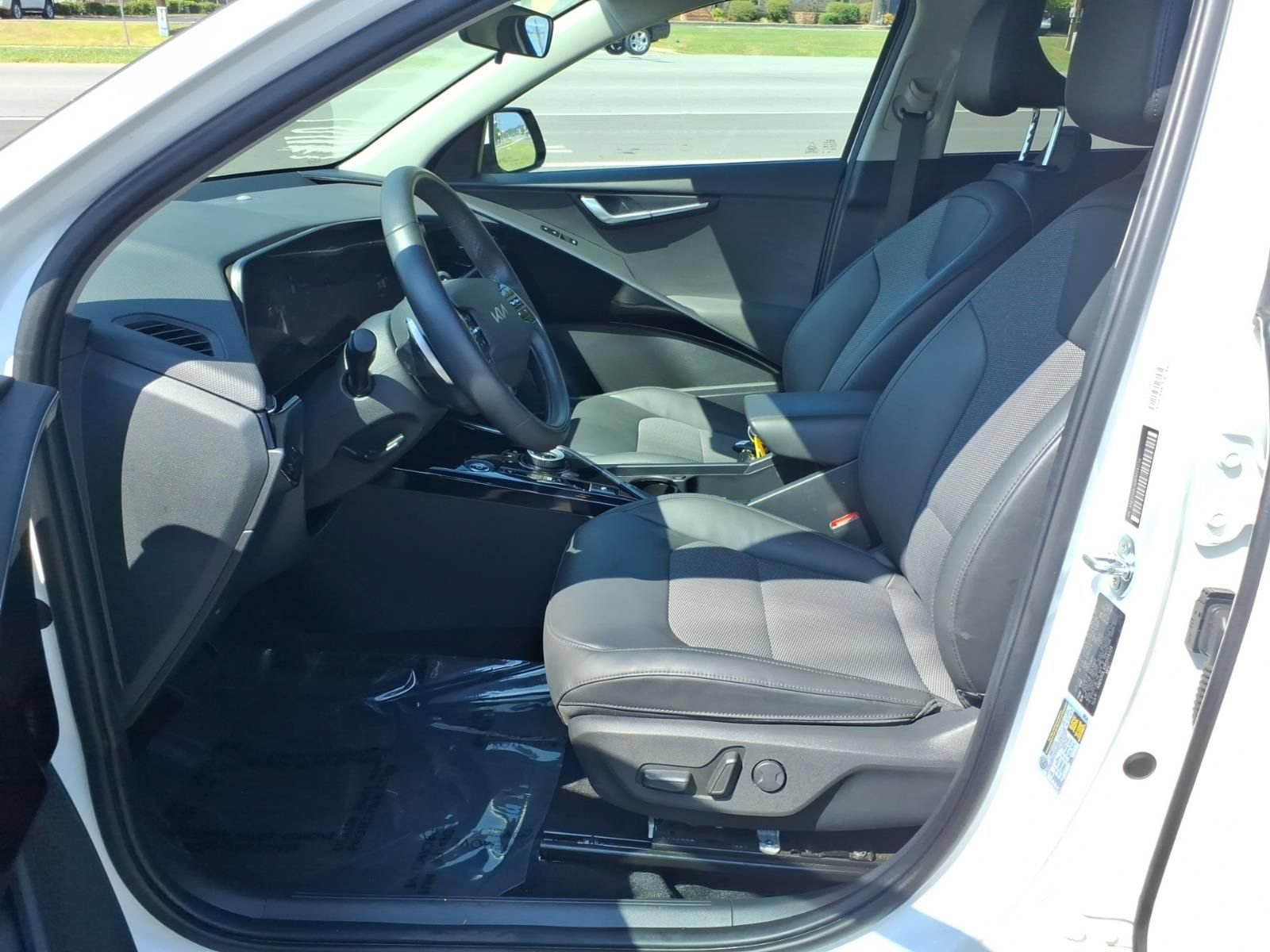 Used 2024 Kia Niro Wind FWD image 8