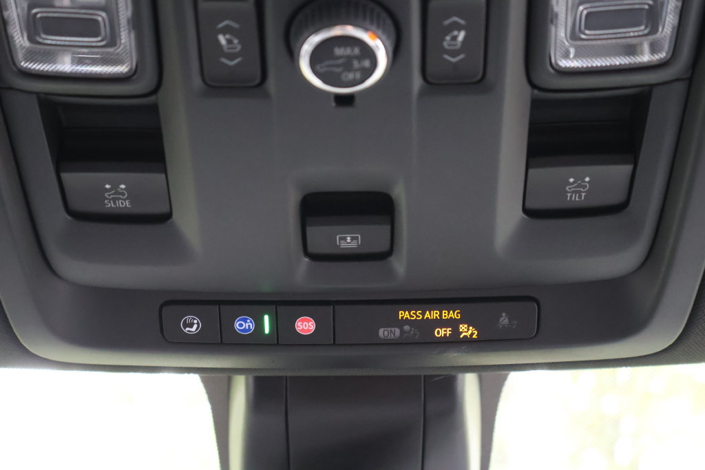 Used 2022 Chevrolet Tahoe Z71 w/ Luxury Package AWD/4WD image 26