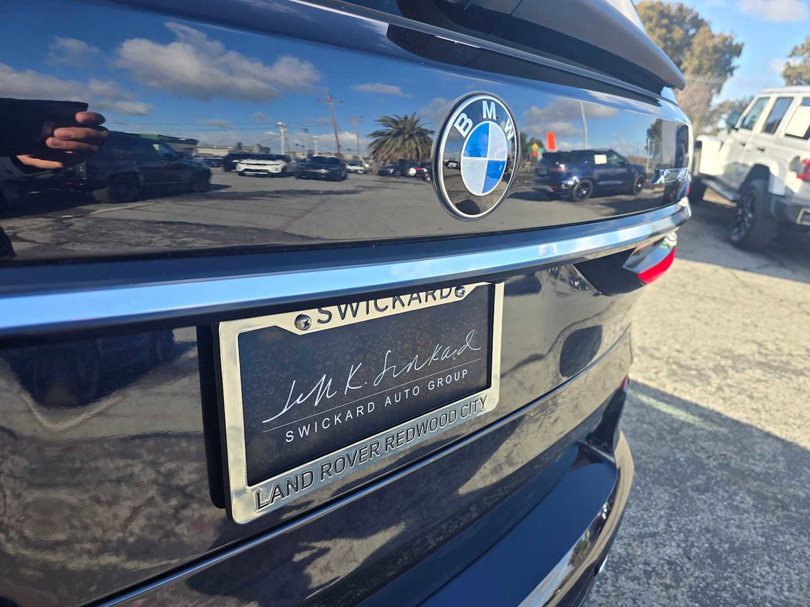 Used 2023 BMW X7 xDrive40i w/ M Sport Package image 17