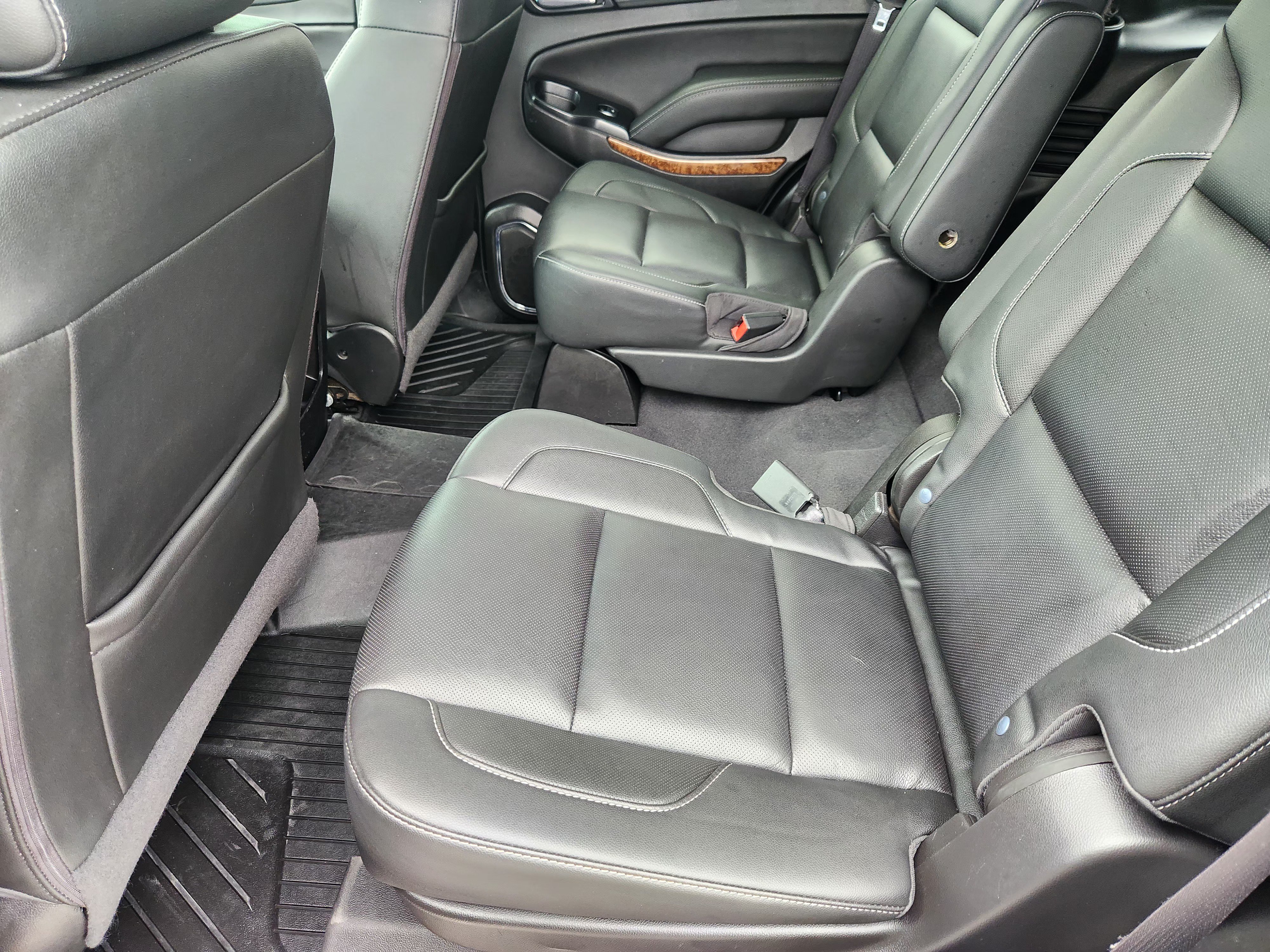 Used 2020 Chevrolet Tahoe Premier AWD/4WD image 31