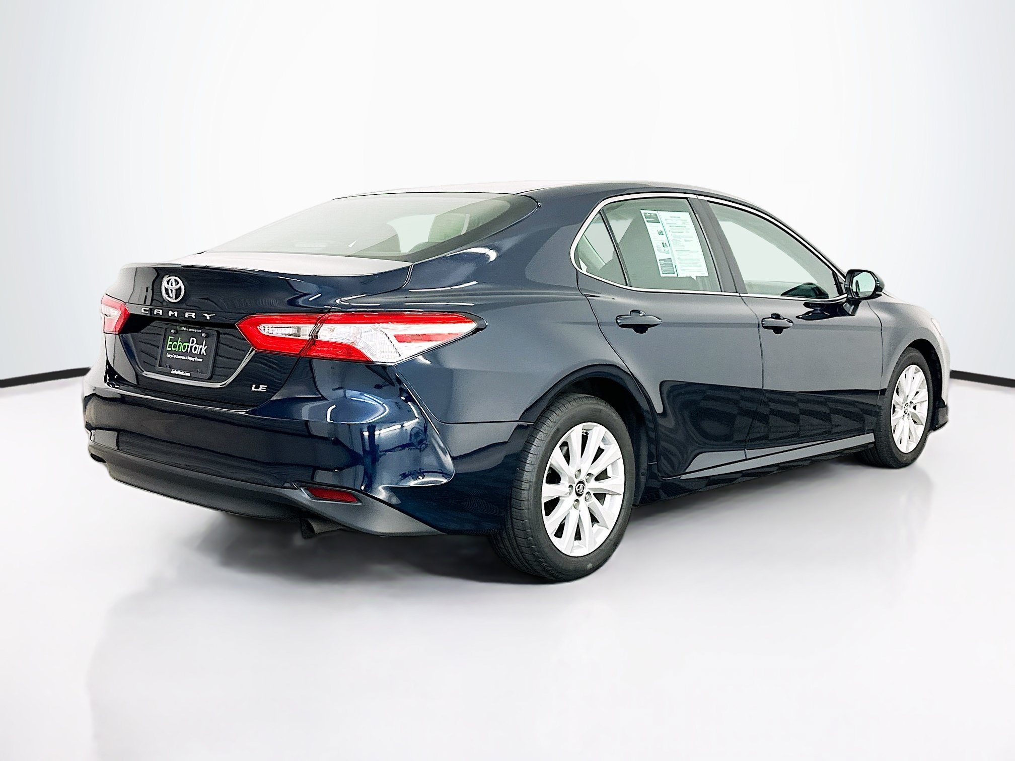 Used 2018 Toyota Camry LE FWD image 9