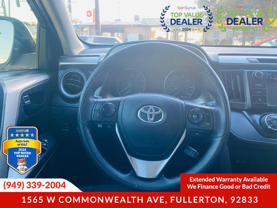 Used 2018 Toyota RAV4 LE w/ Carpet Mat Package image 27