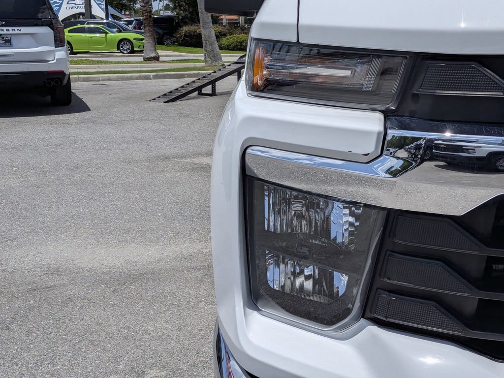 Certified 2025 Chevrolet Silverado 2500 LT AWD/4WD image 9