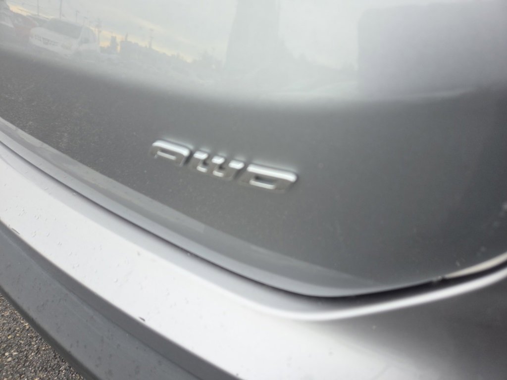 Used 2024 Ford Edge SEL image 8