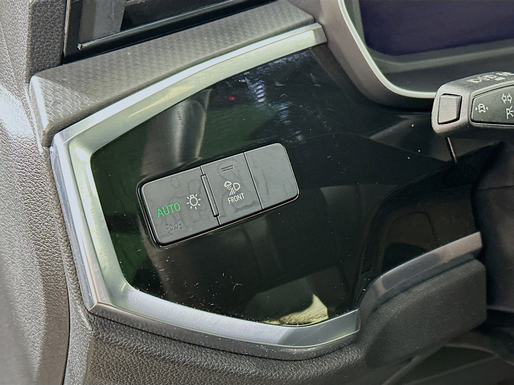 Used 2025 Audi Q3 2.0T Premium image 10