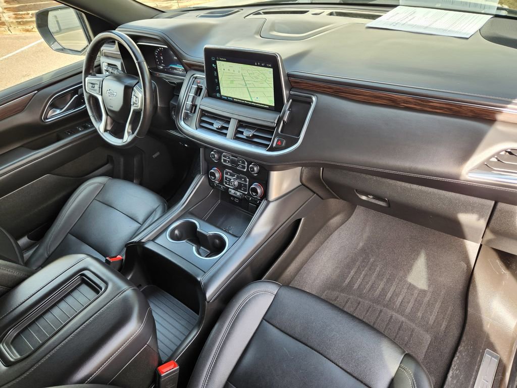 Used 2022 Chevrolet Suburban Z71 w/ Luxury Package image 17