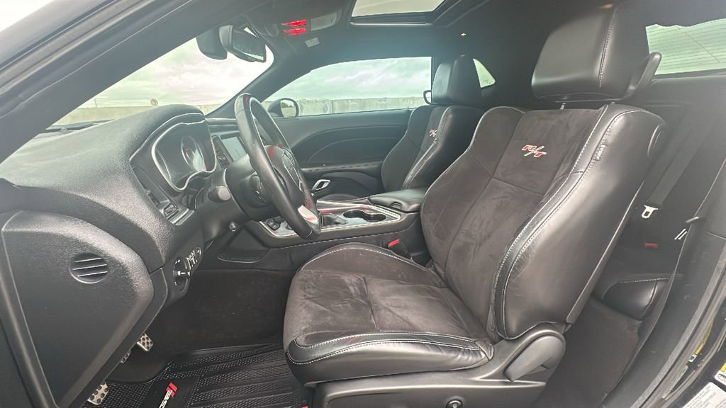 Used 2015 Dodge Challenger R/T Plus RWD image 4