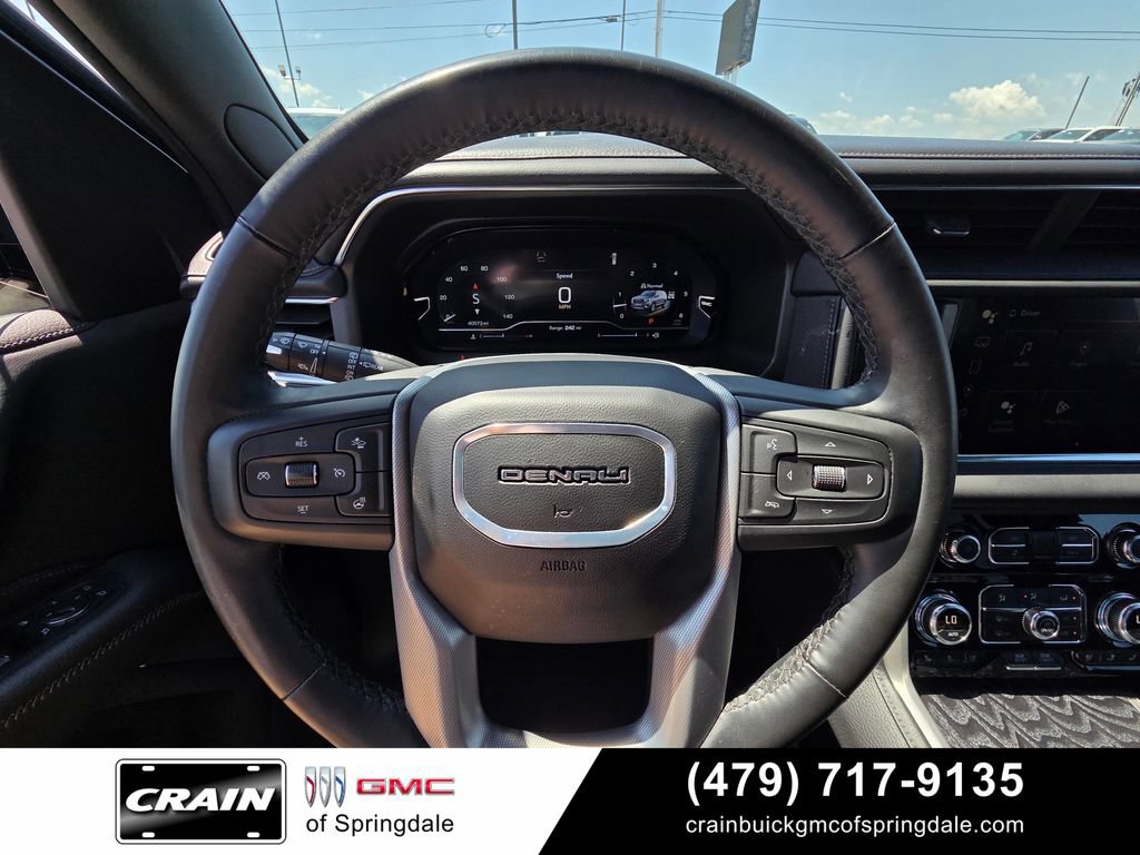 Used 2024 GMC Yukon Denali AWD/4WD image 13