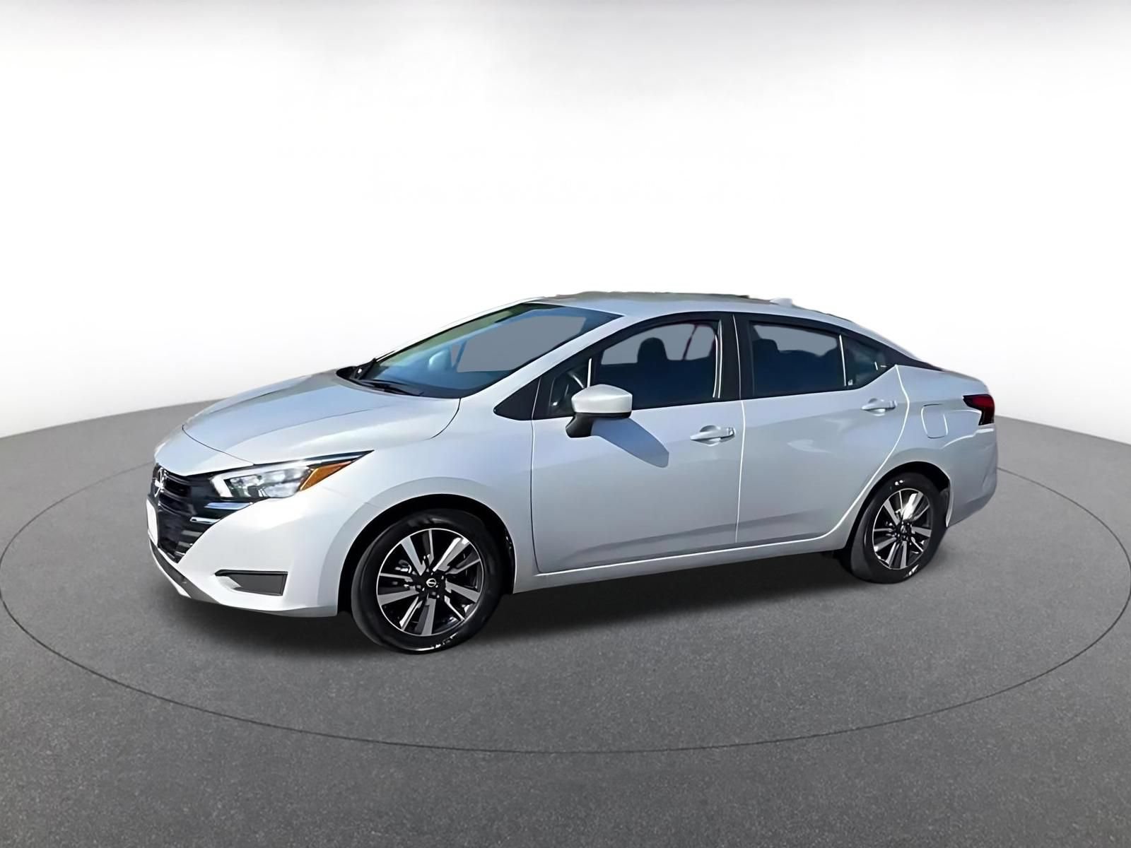 Used 2025 Nissan Versa SV FWD image 8