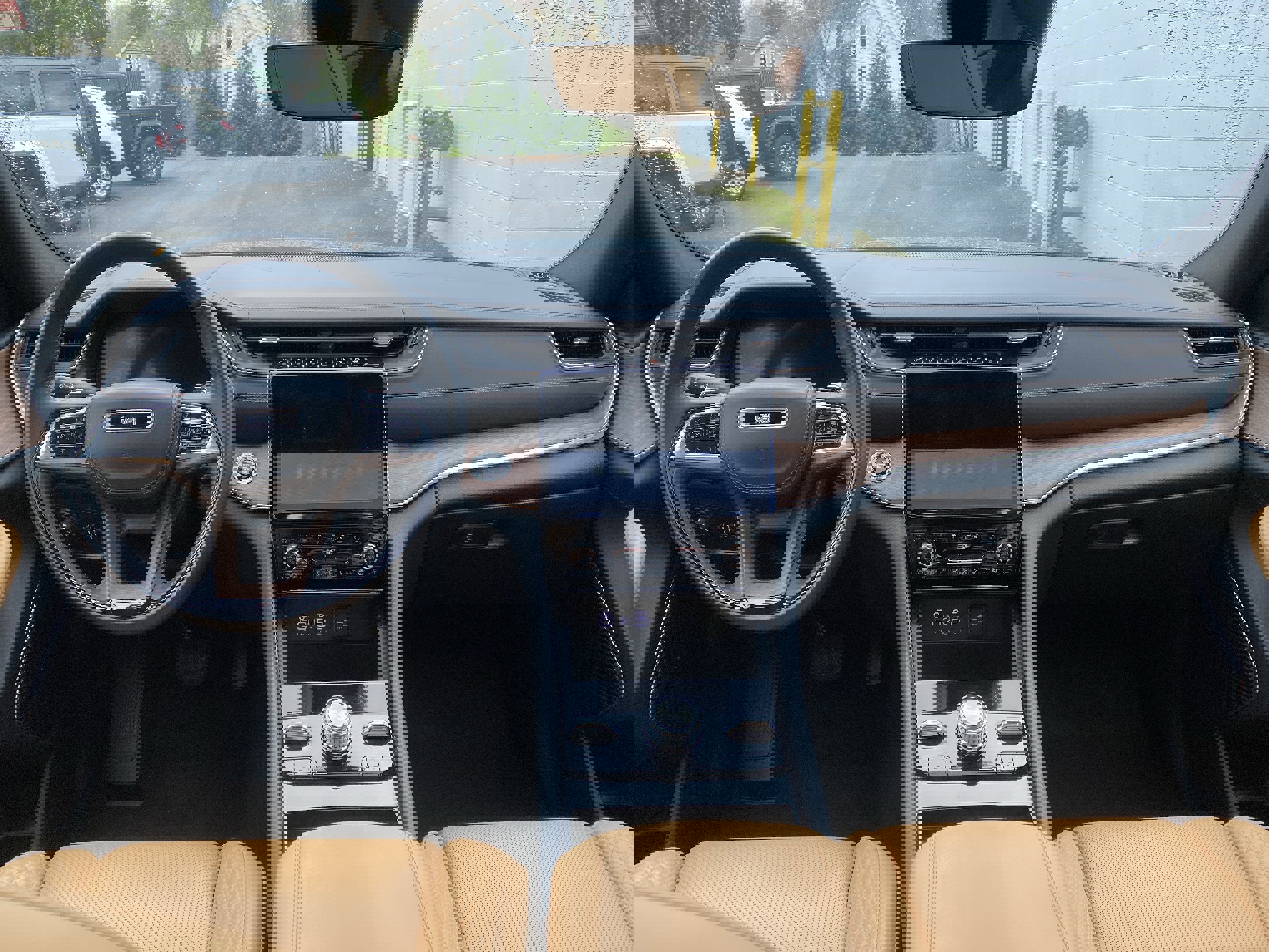 Used 2023 Jeep Grand Cherokee Summit image 12