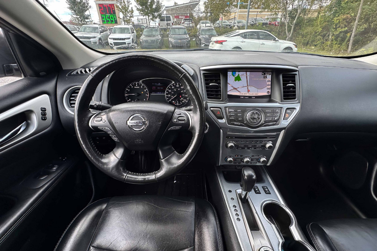 Used 2020 Nissan Pathfinder SL image 14