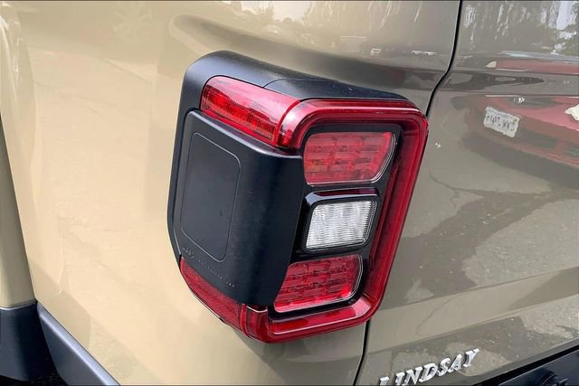Used 2020 Jeep Gladiator Mojave AWD/4WD image 24