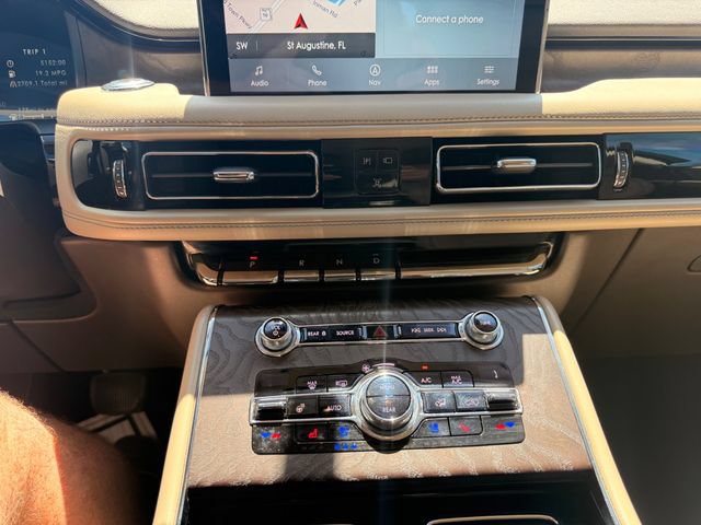 Used 2020 Lincoln Aviator Reserve w/ Equipment Group 202A AWD/4WD image 6