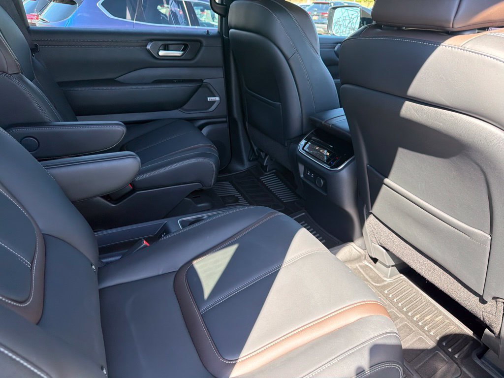 Certified 2026 Nissan Armada SL w/ Captain's Chari Seat Package AWD/4WD image 12