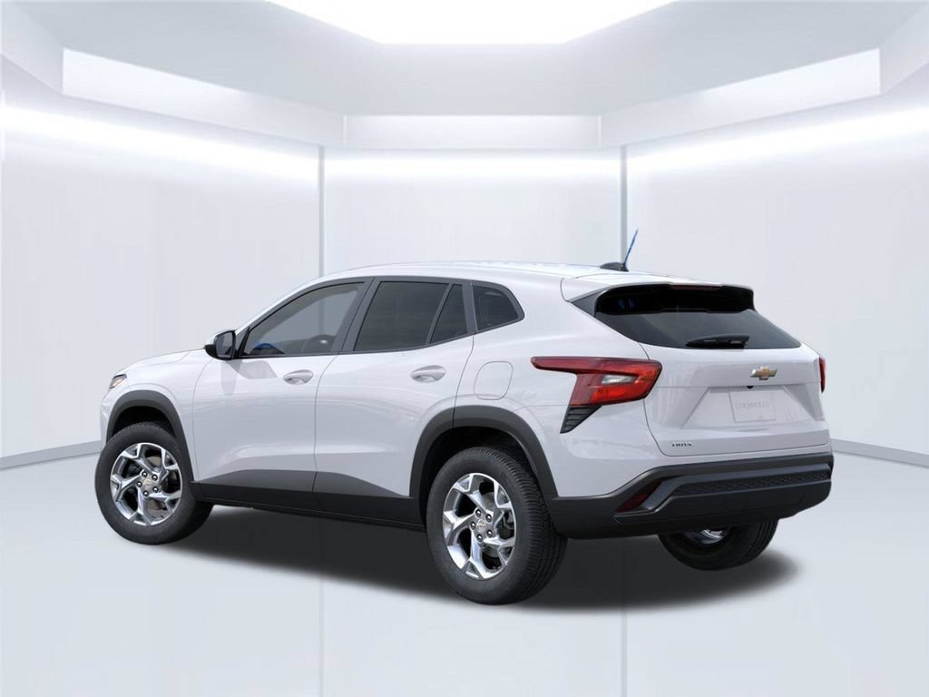 New 2026 Chevrolet Trax LS w/ LS Convenience Package FWD image 5
