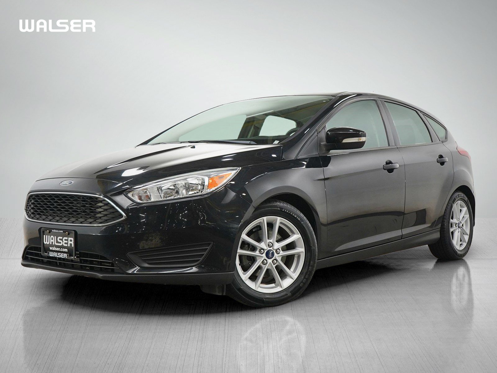 Used 2015 Ford Focus SE FWD image 1