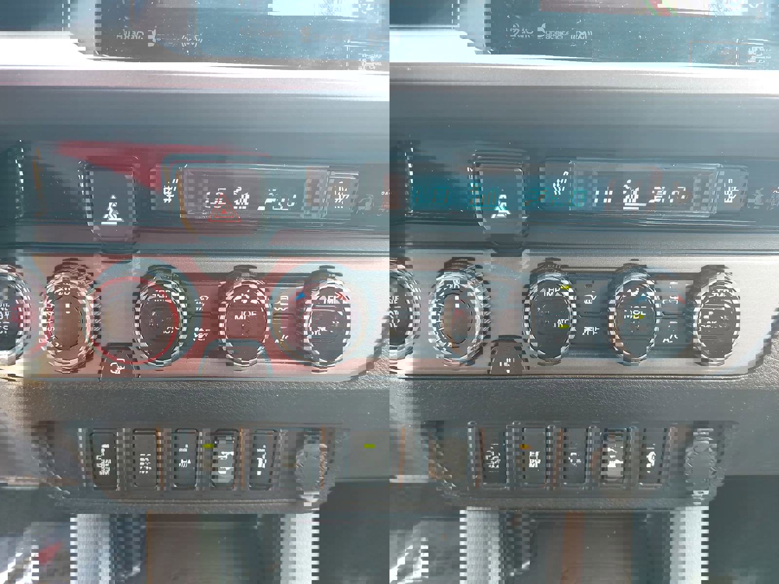 Used 2016 Toyota Tacoma TRD Off-Road w/ Premium & Technology Package image 21