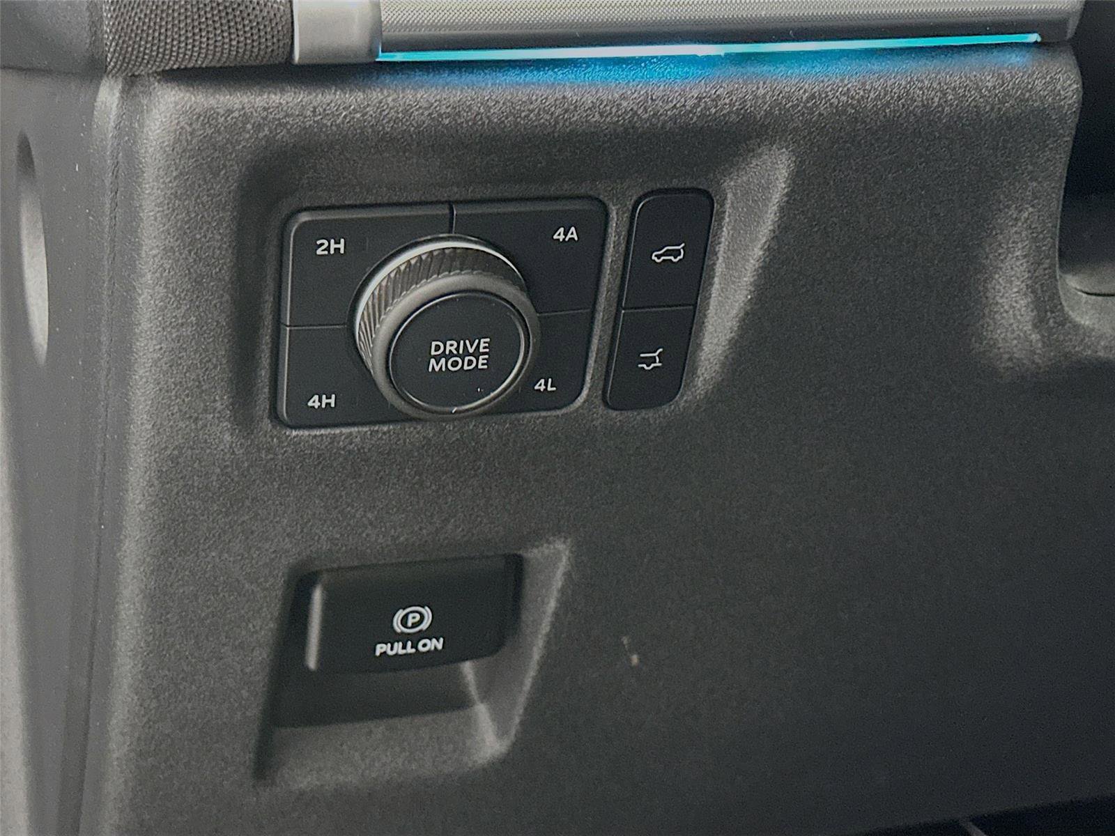 Used 2025 Ford Expedition Max Platinum w/ Driver's Package AWD/4WD image 14