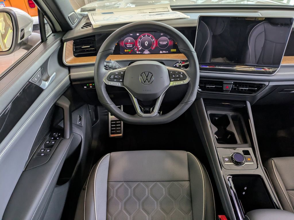 New 2026 Volkswagen Tiguan SEL R-Line image 16