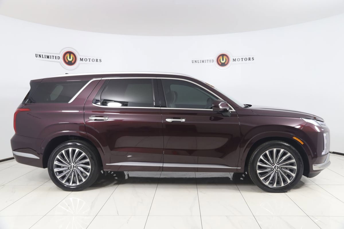 Used 2024 Hyundai Palisade Calligraphy AWD/4WD image 2
