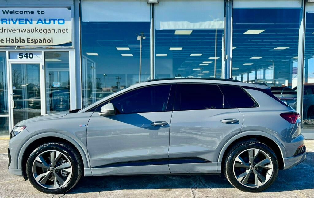 Used 2024 Audi Q4 e-tron Premium Plus w/ Premium Plus image 2