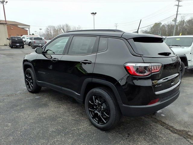 New 2026 Jeep Compass Latitude image 4