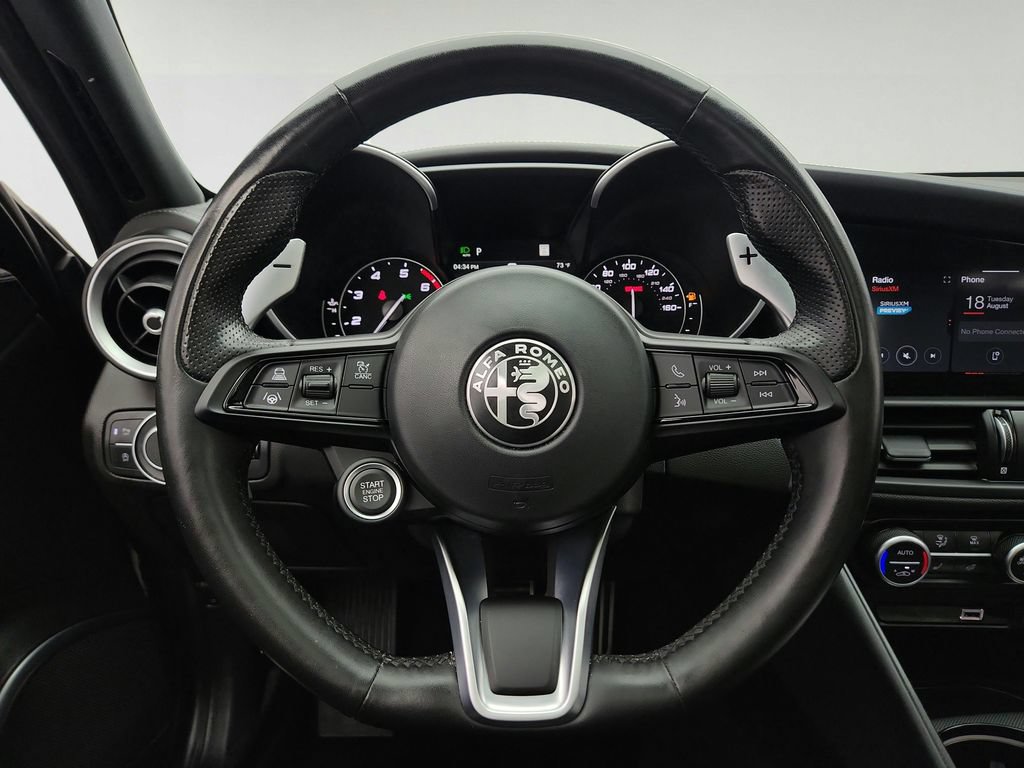 Used 2023 Alfa Romeo Giulia Veloce AWD/4WD image 14