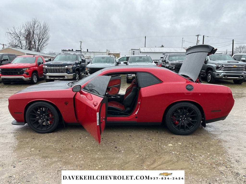 Used 2016 Dodge Challenger SRT Hellcat image 25