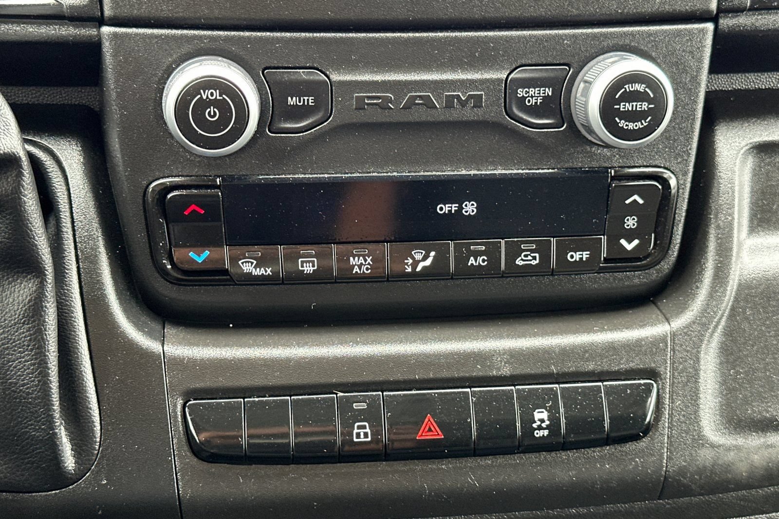 Used 2025 RAM ProMaster 2500 w/ Convenience Group FWD image 20