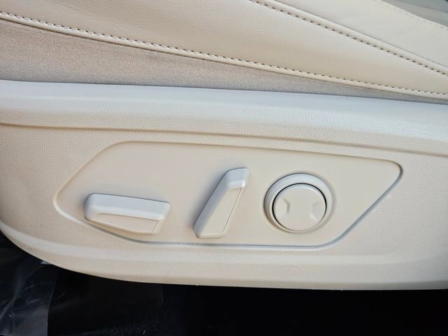 Used 2025 Kia Sorento EX w/ Panoramic Sunroof Package image 12