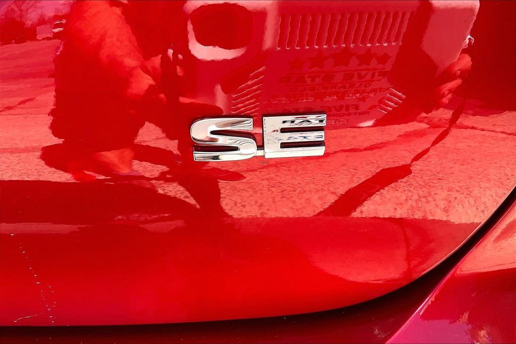 Used 2025 Mitsubishi Outlander SE image 8