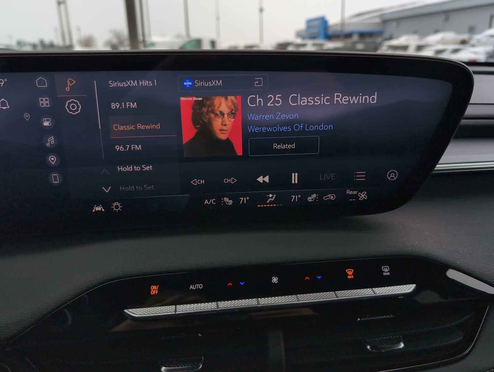 Used 2025 Buick Enclave Sport Touring image 20